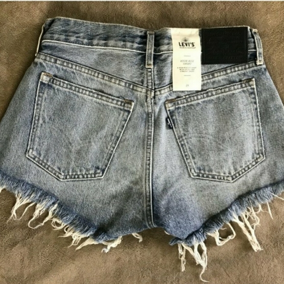 LEVI'S FRAYED HR SHORTS - Picture 5 of 6
